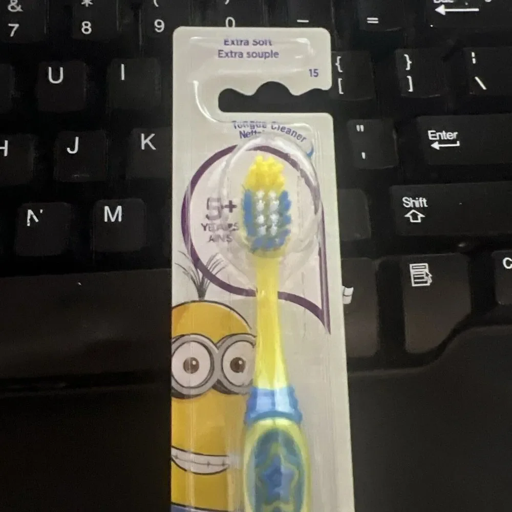 Colgate Minions Extra Soft Bristles Childrens Suction Cup‎ Toothbrush NEW Sealed